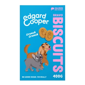 Biscuits Lachs und Huhn 400 g Verpackung von Edgard Cooper Bravo Biscuits mit einem Cartoon-Hund und einer Katze, mit dem Text "Crunch Crunch" und "Kein Zuckerzusatz, JA WIRKLICH."