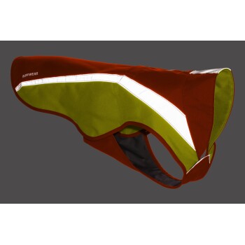 Eine rot-grüne Hundejacke mit reflektierenden Streifen, mit dem Markennamen "RUFFWEAR" an der Seite.