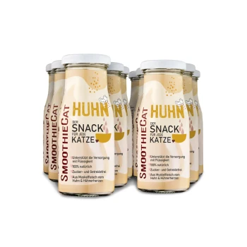 Huhn 12x150 ml SmoothieCat Hühnersnack für Katzen, mit sechs Glasflaschen mit Etiketten in Deutsch, die natürliche Zutaten und Unterstützung der Hydration hervorheben.