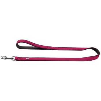 Rosa gepolsterte Hundeleine mit schwarzer Einfassung, silbernem Metallverschluss und kleinem Metallanhänger mit Logo
