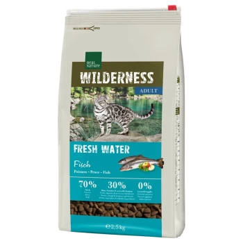 Tüte mit echtem Natur-Wildnis-Hundefutter für Erwachsene, mit einer Katze am Wasser, beschriftet "Frisches Wasser", 70 % Fisch, 30 % Früchte/Gemüse, 0 % Getreide.