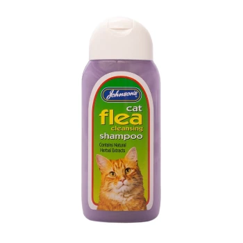 Johnson´s Cat Flea Cleansing Shampoo 200 ml Johnson's cat flea cleansing shampoo bottle, featuring a purple design and an image of an orange cat, labeled with "Contains Natural Herbal Extracts."