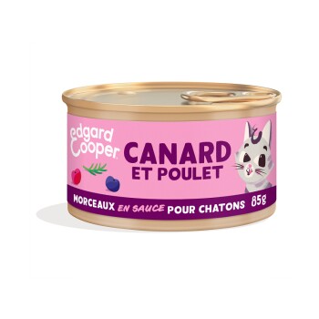 Boîte de nourriture pour chats Edgard Cooper avec une étiquette rose et un chat en dessin animé, étiquetée 'CANARD ET POULET', 85g, pour les chatons en sauce.