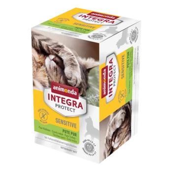 Eine Schachtel Animonda Integra Protect Sensitive Katzenfutter mit einem Nahaufnahmebild einer entspannten Katze auf der Vorderseite, mit "SENSITIVE" deutlich angezeigt.