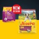 Josera Mini Deluxe Adult getreidefreies Lamm-Hundefutter 900g Beutel mit neuem Designetikett und ländlichem Hintergrund.