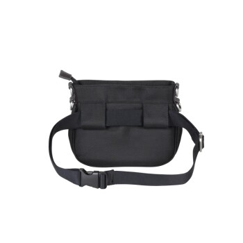 Schwarze Leckerlitasche für Haustiere mit einem Gürtelriemen und Druckknopfverschluss, entworfen für einfachen Zugriff während Spaziergängen oder Trainingseinheiten.