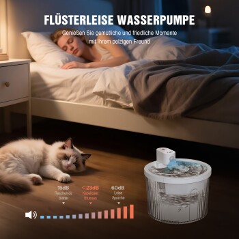 Schlafende Katze neben einer Wasserpumpe für Haustiere, Frau schläft im Bett; zeigt 'FLÜSTERLEISE WASSERPUMPE' und 15 dB, <23 dB, 60 dB.