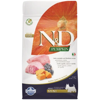Hundefutterverpackung mit "N&D PUMPKIN" und Bildern von Lamm, Kürbis und Heidelbeeren. Der Text enthält "Erwachsenen Hund Mini" und Nährwertangaben.
