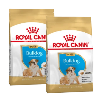 Zwei Taschen mit Royal Canin Bulldog Puppy Hundefutter, mit einem Bulldoggenwelpen auf der Vorderseite, gekennzeichnet für Welpen bis zu 12 Monaten.