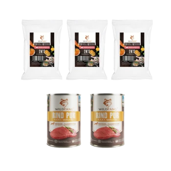 Drei Packungen Wildfang Ente Hundefutter und zwei Dosen Wildfang Rind Pur B.A.R.F. Qualitäts-Hundefutter.