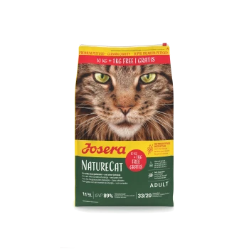 Sack Josera NatureCat Katzenfutter für erwachsene Katzen mit großem Katzenkopf und rotem Etikett '10 KG + 1KG FREE | GRATIS'.