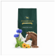 Grüne PFERDEGOLD Goldmüsli-Tüte mit Aufschrift Kräuter Glück, Pferdekopf, blaue Kornblumen, Ringelblumen, Minzblätter und Leinsamen.