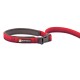 Ruffwear Hundeleine in Rot und Lila, mit einem gepolsterten Griff und einem stabilen Clip, vor einem weißen Hintergrund präsentiert.