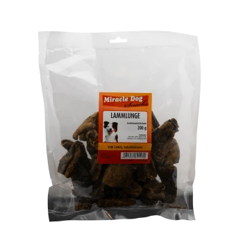 Klarer Plastikbeutel Miracle Dog Snacks Lammlunge 200g mit getrockneten Lammlungen-Leckerlis und einem Hundebild auf dem Etikett.