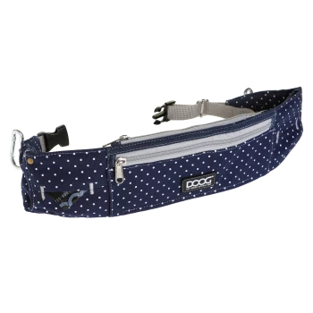Marineblauer Hundespaziergürtel mit weißen Punkten, mit mehreren Reißverschlusstaschen und einem DOOG-Logo.
