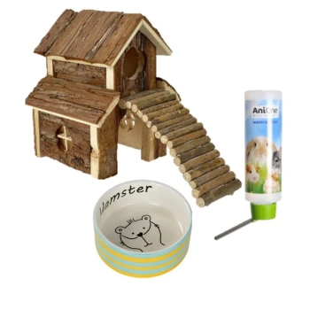 Ein Holzhamsterhaus mit einer Rampe, einer "Hamster"-Schüssel mit einem Cartoon und einer "AniOne"-Wasserflasche für kleine Haustiere.