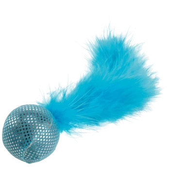 Un jouet en balle en maille bleue avec une queue en plume bleue duveteuse, conçu pour le jeu des animaux.