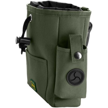 Grüner Haustier-Leckerlitasche mit Kordelzugverschluss, Seitentasche und einem runden Logo, entworfen für Bequemlichkeit während der Spaziergänge.