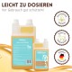 Zwei braune Pferde laufen auf einer Wiese mit einer Flasche Supravit MSM & Glucosamin Ergänzung.