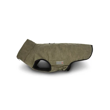 Olivgrüne Hundejacke mit schwarzem Besatz und "Wolters"-Etikett, für Wärme und Komfort entworfen.