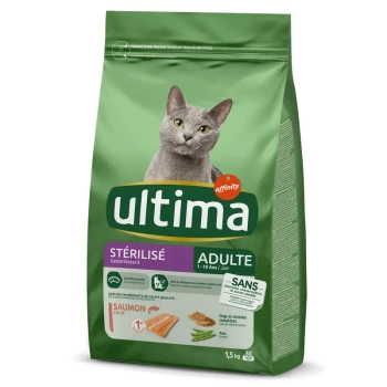 Stérilisé Adulte avec du Saumon 1,5 kg Sac vert de nourriture pour chats Ultima pour chats adultes stérilisés, présentant un chat gris sur le devant, avec "1-10 Ans/Jaar" et "SAUMON" en surbrillance.