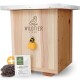 Holzinsektenhaus mit einer Biene am Eingang, mit dem Logo 'WILDTIER LIEBE' und einem Paket mit der Aufschrift 'LOCKSTOFF' für Insekten.