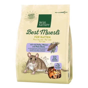 Verpackung von Real Nature Best Müsli für Ratten, mit einer Grafik einer Ratte und Text, der Zutaten wie Hafer, Weizen und Rote Beete hervorhebt.