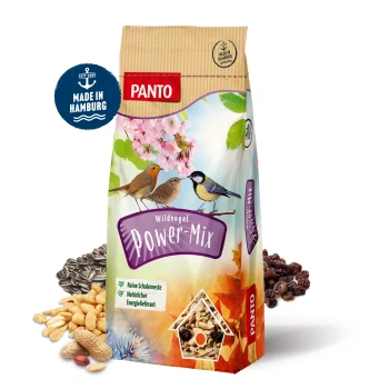 Eine Tüte Panto Wildvogel Power-Mix Vogelfutter mit bunten Vogelillustrationen und Text über Vitamine für die ganzjährige Fütterung.