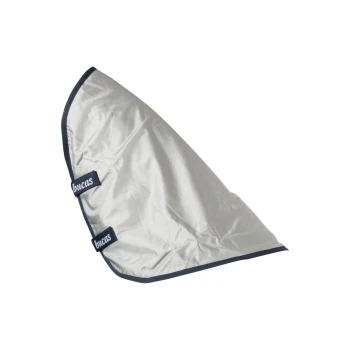 Silberne Pferde-Decke mit marineblauem Rand und zwei Bucas-Logo-Riemen, entworfen für Komfort und Schutz des Pferdes.