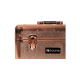 Nahaufnahme eines stilvollen, roségoldenen Haustiertragekoffers mit einem schwarzen "EQUIVA"-Logo und einem sicheren Verschluss.
