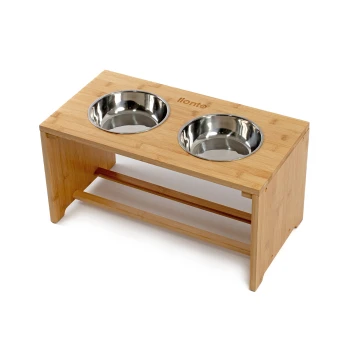 Bambus-Futterstation für Haustiere mit zwei Edelstahlschalen, mit dem Markennamen "lionto" auf der Oberseite eingraviert.