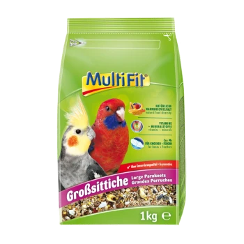 1 kg Beutel mit MultiFit Vogelfutter für große Sittiche, mit einem grauen Nymphensittich und einem roten Sittich, der natürliche Vielfalt und Vitamine betont.