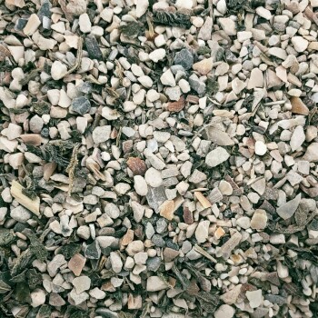 Vogelsand Mineralstoffergänzung für alle Vogelarten mit Bild eines Rotkehlchens und Nahaufnahme von Vogelsand.