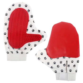Zwei Haustierpflegehandschuhe mit einem weißen Hintergrund, der schwarze Pfotenabdrücke zeigt, eine Seite hat eine rote Gummistruktur zum Massieren.