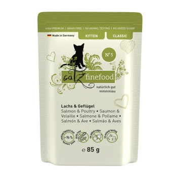 Nassfutter Katze Classic Kitten No. 05 Lachs und Geflügel 16x85 g Katze Futterbeutel mit der Aufschrift "catz finefood" mit Lachs und Geflügel, 85g, getreidefrei, ohne Zuckerzusatz, hergestellt in Deutschland.