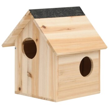 Holz-Vogelhaus mit einem schrägen Dach, mit zwei runden Eingangsöffnungen und einer natürlichen Holzoberfläche.