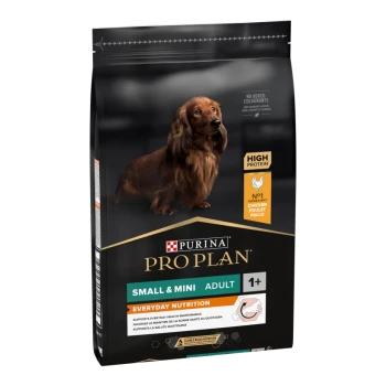 Sac de nourriture pour chiens Purina Pro Plan Small & Mini Adult, avec une étiquette haute en protéines, avec du poulet comme premier ingrédient.