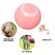 Ein interaktives Katzenspielzeug in Pink mit einem Ein/Aus-Schalter, umgeben von drei Katzenbildern mit den Beschriftungen "Fettleibigkeit verhindern", "Bewegung bekommen" und "Spaß."