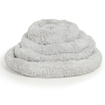 Ein weiches, graues Haustierbett in Spiralform, ausgestattet mit plüschigem, flauschigem Stoff für Komfort.
