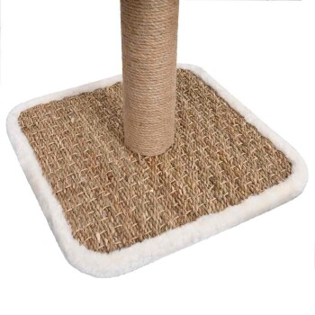 Kratzbaum für Katzen mit einem natürlichen geflochtenen Sockel und einem mit Sisal umwickelten Pfosten, mit einem weichen weißen Rand.