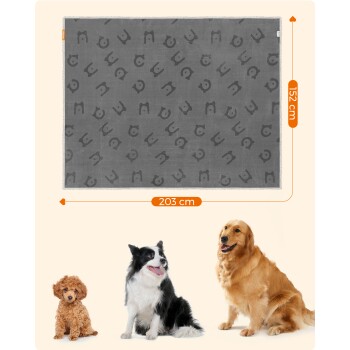 Eine große graue Tierdecke (203x152 cm) mit Tiersilhouetten, gezeigt mit einem Pudel, Border Collie und Golden Retriever.