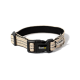 Beige Haustierhalsband mit schwarzem Schnallenverschluss und verstellbarem Riemen, mit einem Metall-D-Ring und dem Logo 'lionto'.