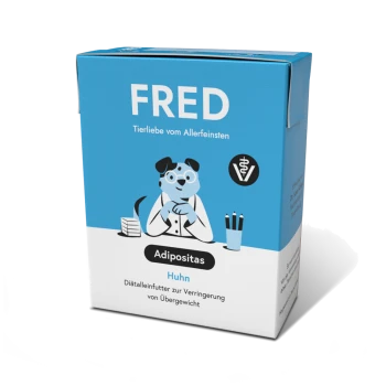 Karton mit FRED-Haustierfutter, das einen Cartoon-Hund im Laborkittel zeigt, beschriftet mit "Adipositas" und "Huhn", zur Förderung des Gewichtsmanagements.