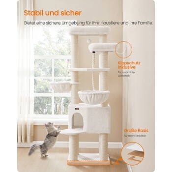 Cremefarbener Kratzbaum mit Sisalstämmen und Schalen, eine graue Katze streckt sich nach oben. Sichtbarer Text: "Stabil und sicher"; "Kippschutz inklusive."