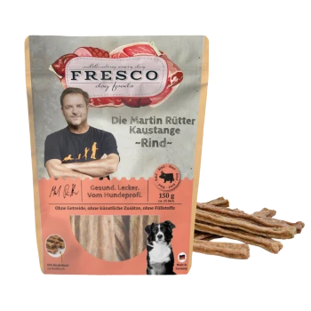 FRESCO Hundefutterbeutel "Die Martin Rütter Kaustange - Rind", Rinder-Kaustangen 150 g, Bild eines Mannes und eines Hundes.