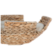 Geflochtenes Haustierbett mit weichem Kissen, das ein natürliches, rustikales Design und abgerundete Kanten für Komfort aufweist.