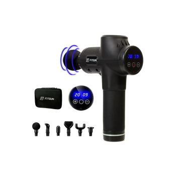 Eine schwarze FITGUN-Massagepistole mit einem digitalen Display, das '30 97' und '20 09' anzeigt, begleitet von sechs austauschbaren Massageköpfen und einem Tragekoffer.