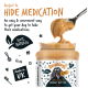 Erdnussbutterglas mit der Aufschrift "Bugalugs 100% natürliche Erdnussbutter für Hunde", mit einem Löffel und hundebezogenen Symbolen.