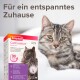 Nahaufnahme einer grauen getigerten Katze neben einer rosa-weißen Box des Beaphar CatComfort Starter Kits, mit dem Text 'Für ein entspanntes Zuhause.'