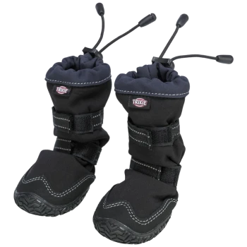 Schwarze Haustierstiefel mit verstellbaren Riemen und elastischen Oberteilen, entworfen für Schutz und Komfort, mit dem Trixie-Logo.